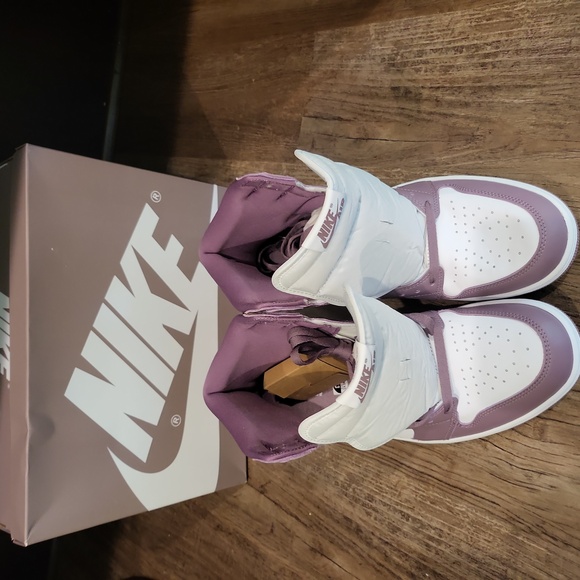 Jordan 1 Retro High OG Mauve - Picture 9 of 12